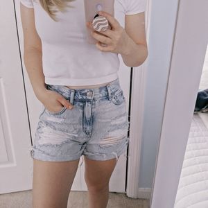 ✨AE high wasted ripped shorts